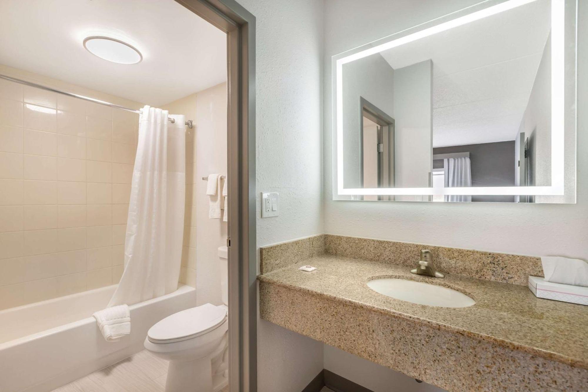 Comfort Inn & Suites Arlington Heights - Buffalo Grove Ngoại thất bức ảnh