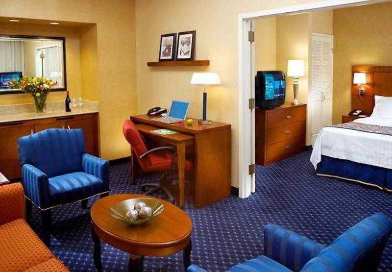 Comfort Inn & Suites Arlington Heights - Buffalo Grove Phòng bức ảnh
